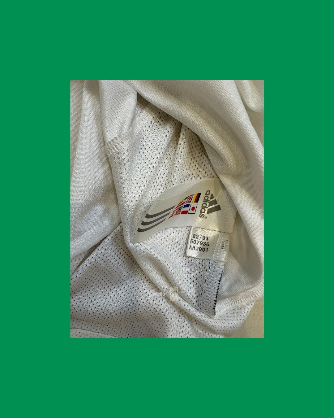 China NT 2004/06 Adidas with Sun Jihai 7 Nameset