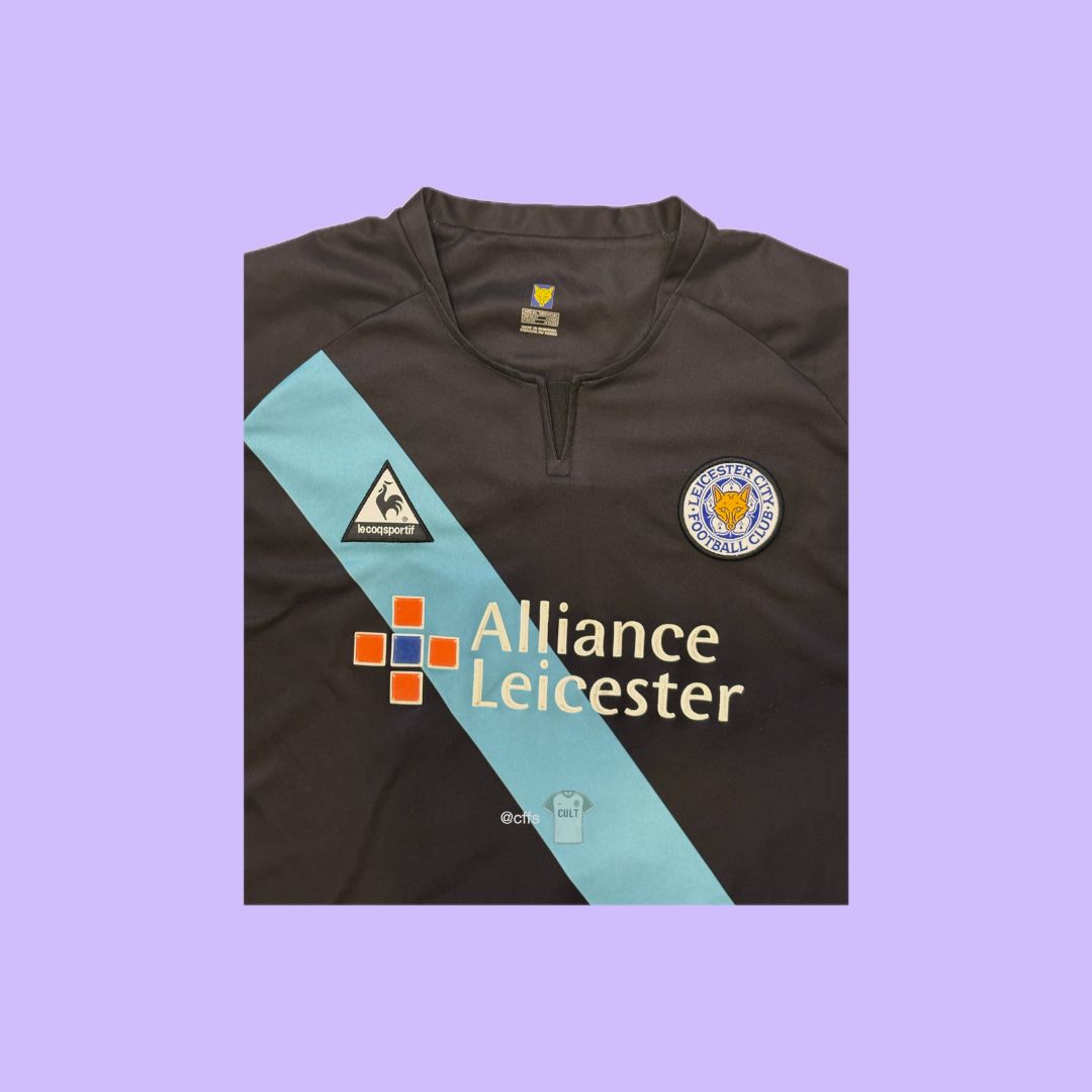 Leicester City 2003/04 Le Coq Sportif with Muzzy Izzet 6 Nameset