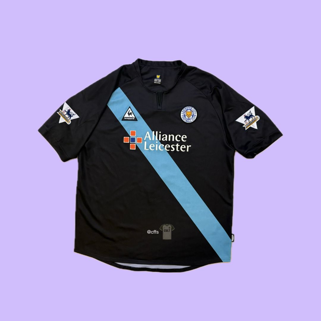 Leicester City 2003/04 Le Coq Sportif with Muzzy Izzet 6 Nameset