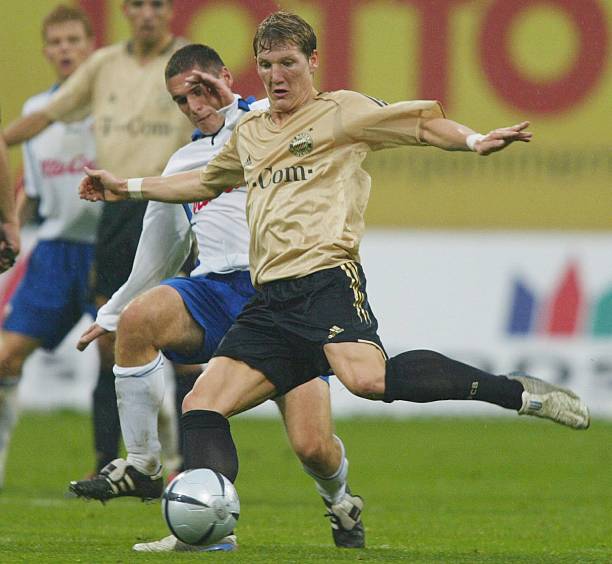 Bayern Munich 2004/05 Adidas with Bastian Schweinsteiger 31 Nameset Football Jersey
