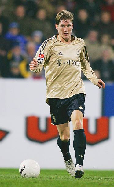 Bayern Munich 2004/05 Adidas with Bastian Schweinsteiger 31 Nameset Football Jersey