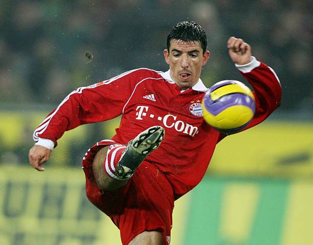 Bayern Munich 2006/07 Adidas with Roy Makaay 10 Nameset Football Jersey