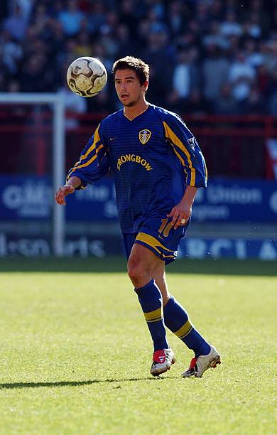 Leeds United 2001/03 Nike with Harry Kewell 10 Nameset