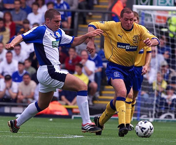Everton 2000/01 Puma with Paul Gascoigne 18 Nameset