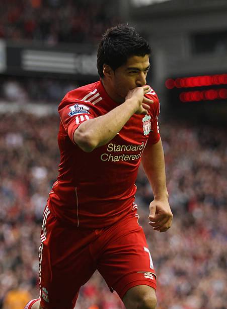 Liverpool FC 2010/12 Adidas with Luis Suarez 7 Nameset Football Jersey