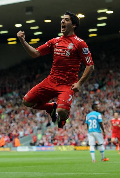 Liverpool FC 2010/12 Adidas with Luis Suarez 7 Nameset Football Jersey