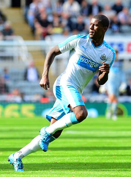 Newcastle United 2015/16 Puma with Georginio Wijnaldum 5 Nameset Football Jersey