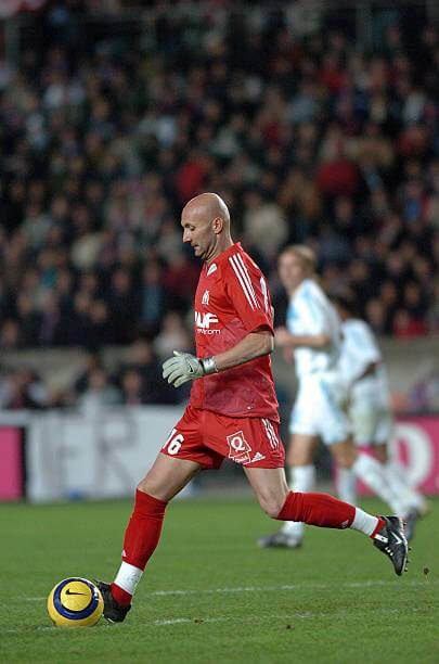 Olympique Marseille 2004/05 Adidas with Fabien Barthez 16 Nameset Football Jersey