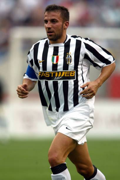 Juventus FC 2003/04 Nike with Alessandro Del Piero 10 Nameset Football Jersey