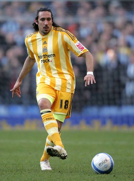 Newcastle United 2009/10 Adidas with Jonas Gutierrez 18 Nameset Football Jersey