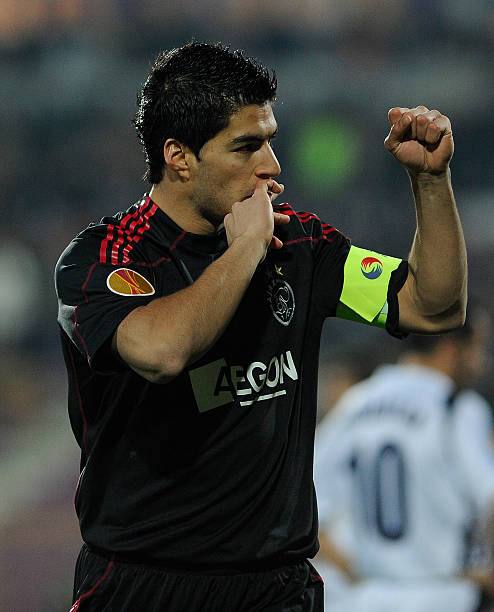 Ajax Amsterdam 2009/10 Adidas with Luis Suarez 16 Nameset Football Jersey