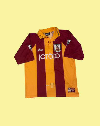 Bradford City 1999/2001 Asics with Benito Carbone 10 Nameset Football Jersey
