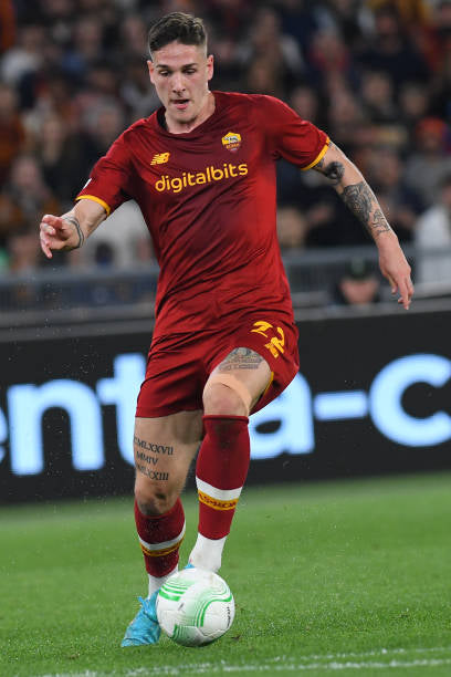 AS Roma 2021/22 New Balance with Nicolo Zaniolo 22 Nameset Football Jersey