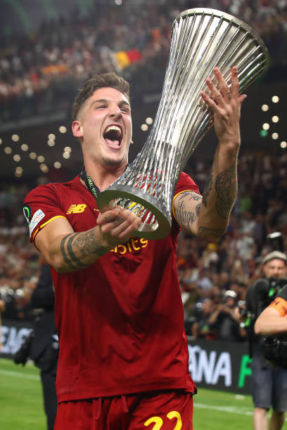 AS Roma 2021/22 New Balance with Nicolo Zaniolo 22 Nameset Football Jersey - Cult Fave Football Shirts