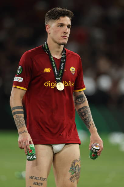 AS Roma 2021/22 New Balance with Nicolo Zaniolo 22 Nameset Football Jersey - Cult Fave Football Shirts