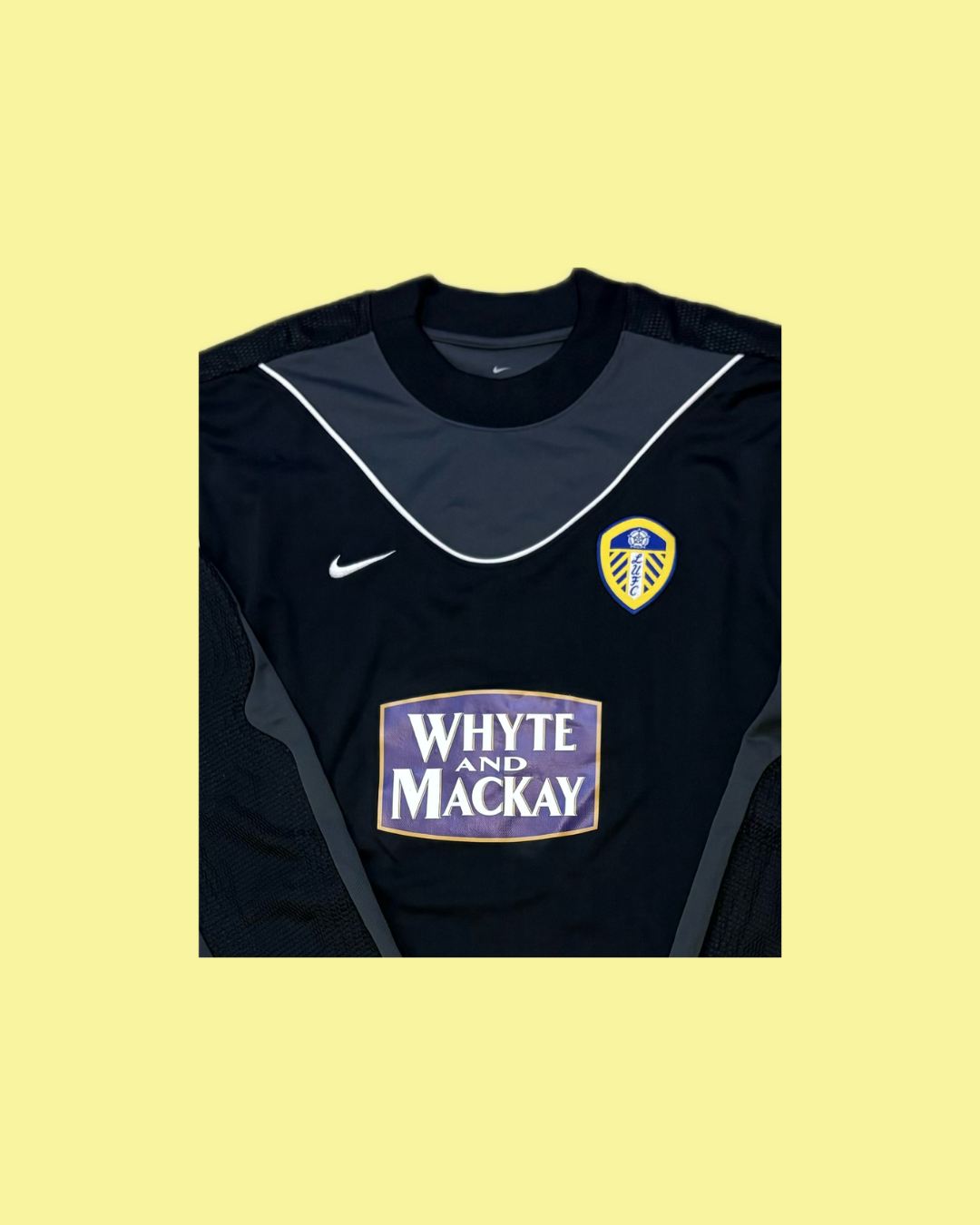 Leeds United 2003/04 Nike with Paul Robinson 1 Nameset Football Jersey - Cult Fave Football Shirts