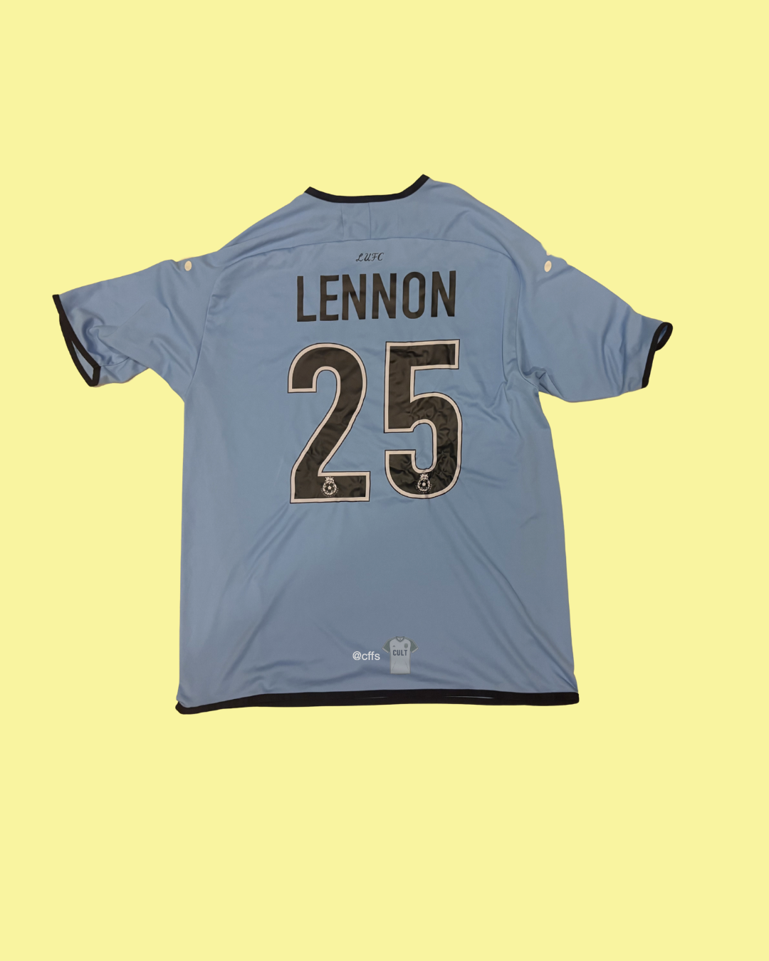 Leeds United 2004/05 Diadora with Aaron Lennon 25 Nameset Football Jersey