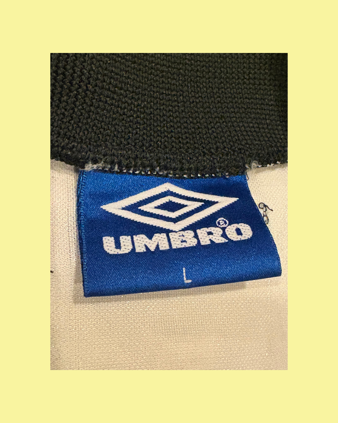 Manchester United 1997/98 Umbro Away with David Beckham 7 Football Jersey