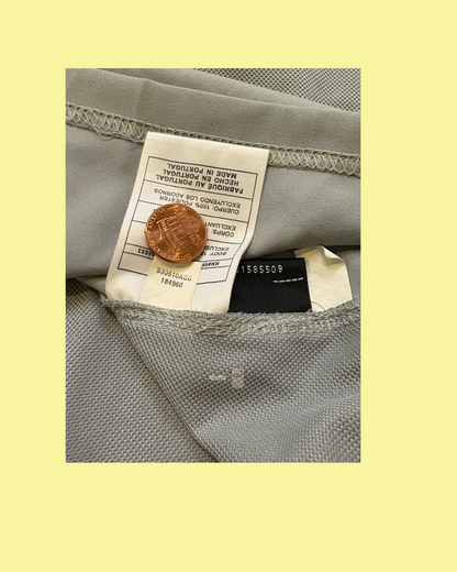 Manchester United 2002/04 Nike with Fabien Barthez 1 Nameset Goalkeeper Jersey - Cult Fave Football Shirts