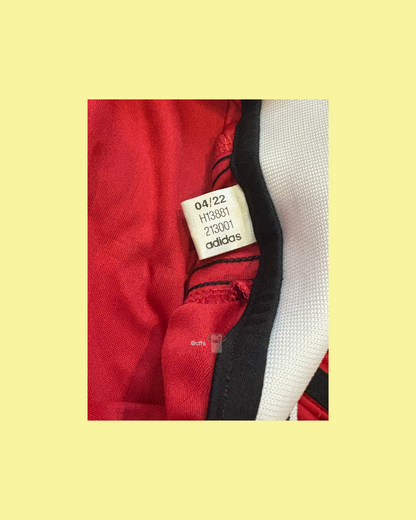 Manchester United 2022/23 Adidas with Lisandro Martinez 6 Nameset Football Jersey - Cult Fave Football Shirts