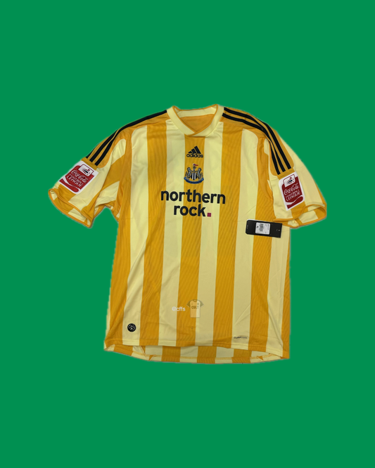 Newcastle United 2009/10 Adidas with Jonas Gutierrez 18 Nameset Football Jersey