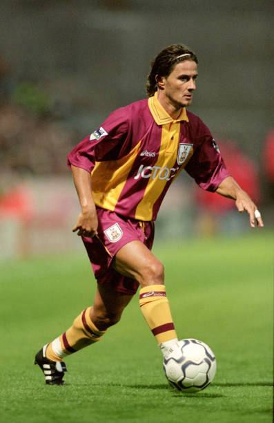 Bradford City 1999/2001 Asics with Benito Carbone 10 Nameset Football Jersey - Cult Fave Football Shirts