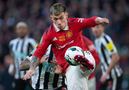 Manchester United 2022/23 Adidas with Lisandro Martinez 6 Nameset Football Jersey - Cult Fave Football Shirts