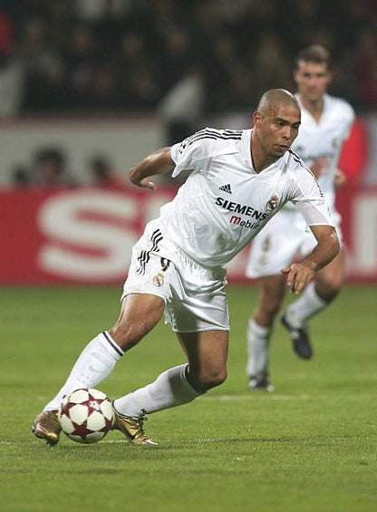 Real Madrid 2004/05 Adidas with Ronaldo 9 Nameset Football Jersey - Cult Fave Football Shirts