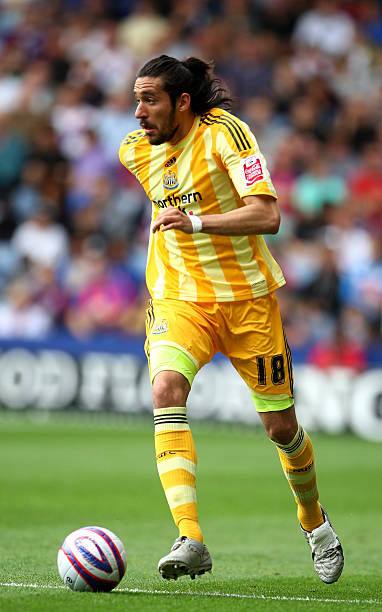 Newcastle United 2009/10 Adidas with Jonas Gutierrez 18 Nameset Football Jersey