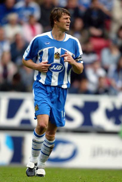 Wigan Athletic 2005/06 JJB with Arjan de Zeeuw 16 Nameset Football Jersey - Cult Fave Football Shirts