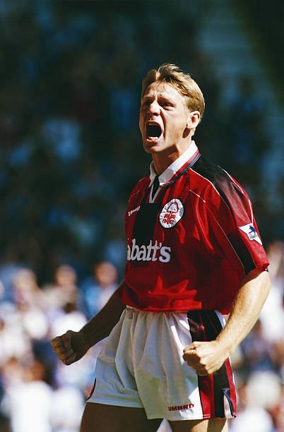 Nottingham Forest 1995/97 Umbro with Stuart Pearce 5 Nameset Football Jersey - Cult Fave Football Shirts