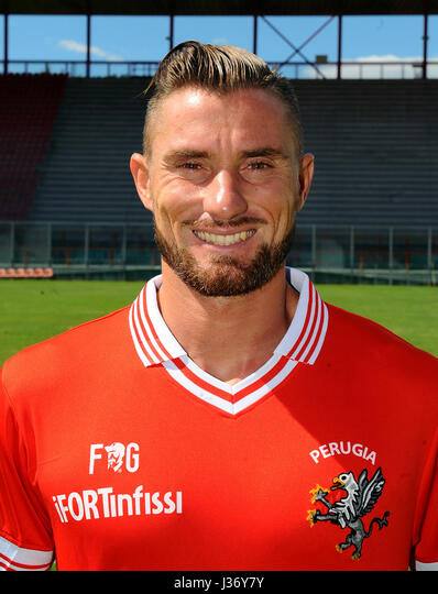 AS Perugia Calcio 2016/17 Frankie Garage with Lorenzo Del Prete 18 Nameset Football Jersey - Cult Fave Football Shirts