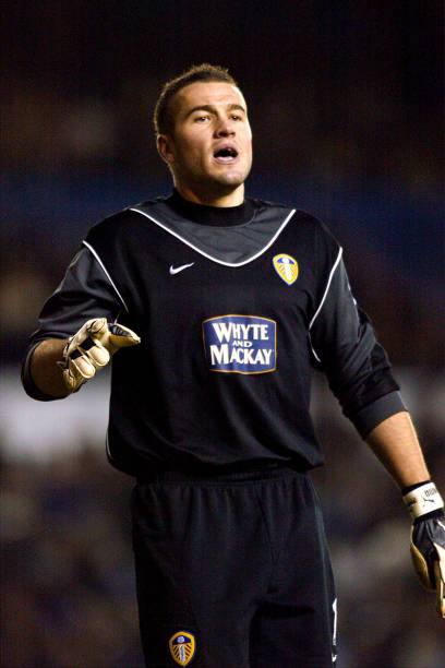 Leeds United 2003/04 Nike with Paul Robinson 1 Nameset Football Jersey - Cult Fave Football Shirts
