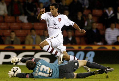 Arsenal FC 2007/08 Nike with Theo Walcott 32 Nameset Football Jersey - Cult Fave Football Shirts