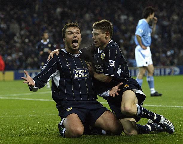 Leeds United 2003/04 Nike with Mark Viduka 9 Nameset Football Jersey - Cult Fave Football Shirts