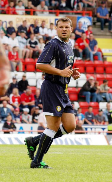 Leeds United 2003/04 Nike with Mark Viduka 9 Nameset Football Jersey - Cult Fave Football Shirts