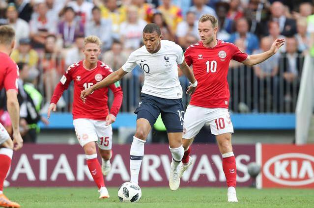 Denmark NT 2018 Hummel with Christian Eriksen 10 Nameset Football Jersey