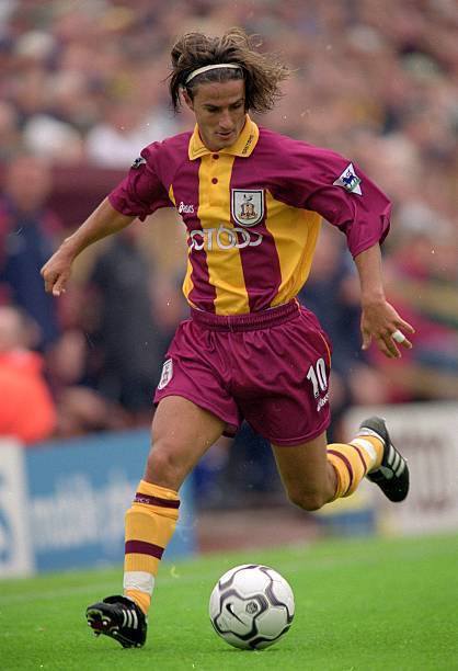 Bradford City 1999/2001 Asics with Benito Carbone 10 Nameset Football Jersey