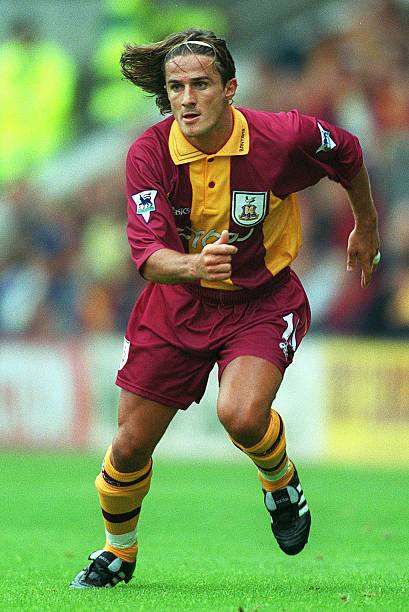 Bradford City 1999/2001 Asics with Benito Carbone 10 Nameset Football Jersey
