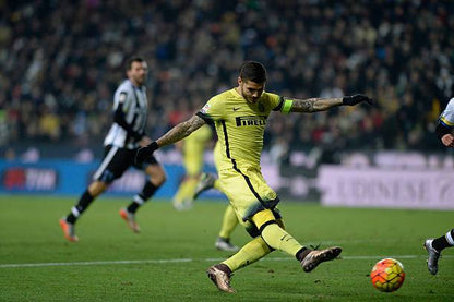Inter Milan 2015/16 Nike with Mauro Icardi 9 Nameset Football Jersey - Cult Fave Football Shirts