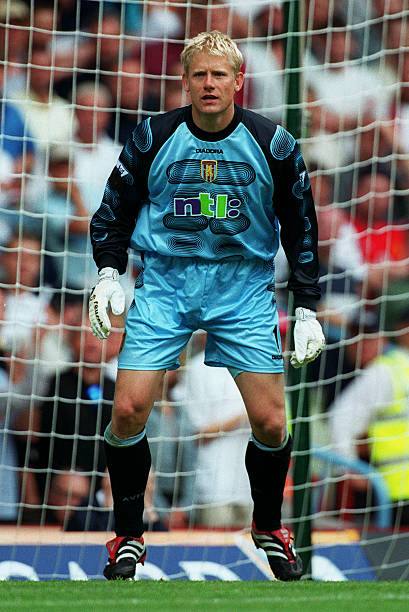 Aston Villa 2001/02 Diadora Goalkeeper with Peter Schmeichel 1 Football Jersey