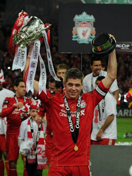 Liverpool FC 2010/12 Adidas with Steven Gerrard 8 Nameset Football Jersey