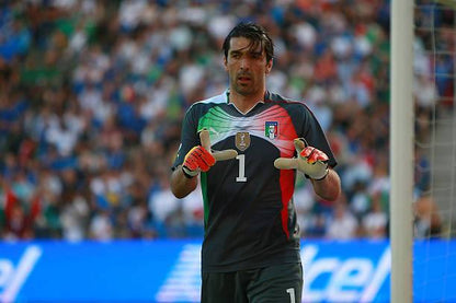Italy NT 2010 Puma with Gianluigi Buffon 1 Nameset Football Jersey